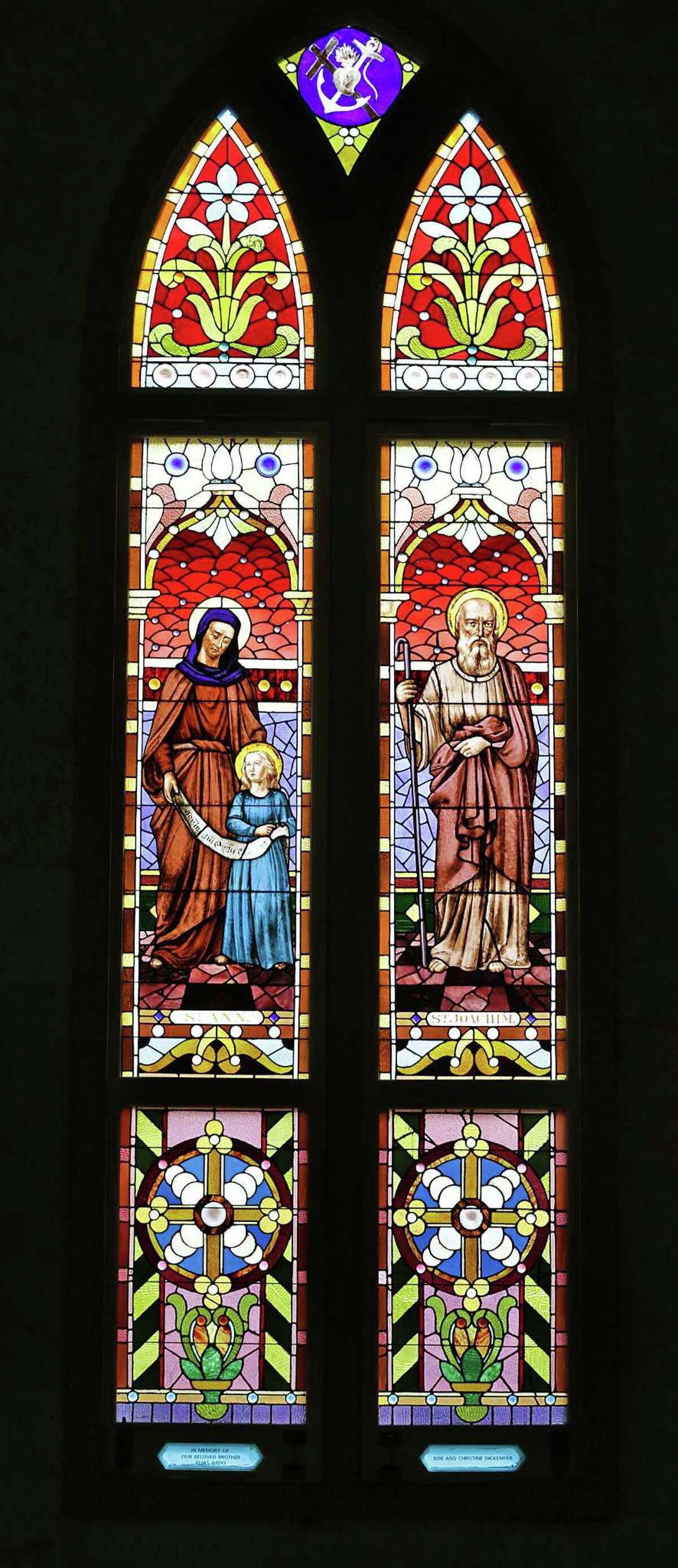 Churches’ stainedglass windows show and tell a story of faith