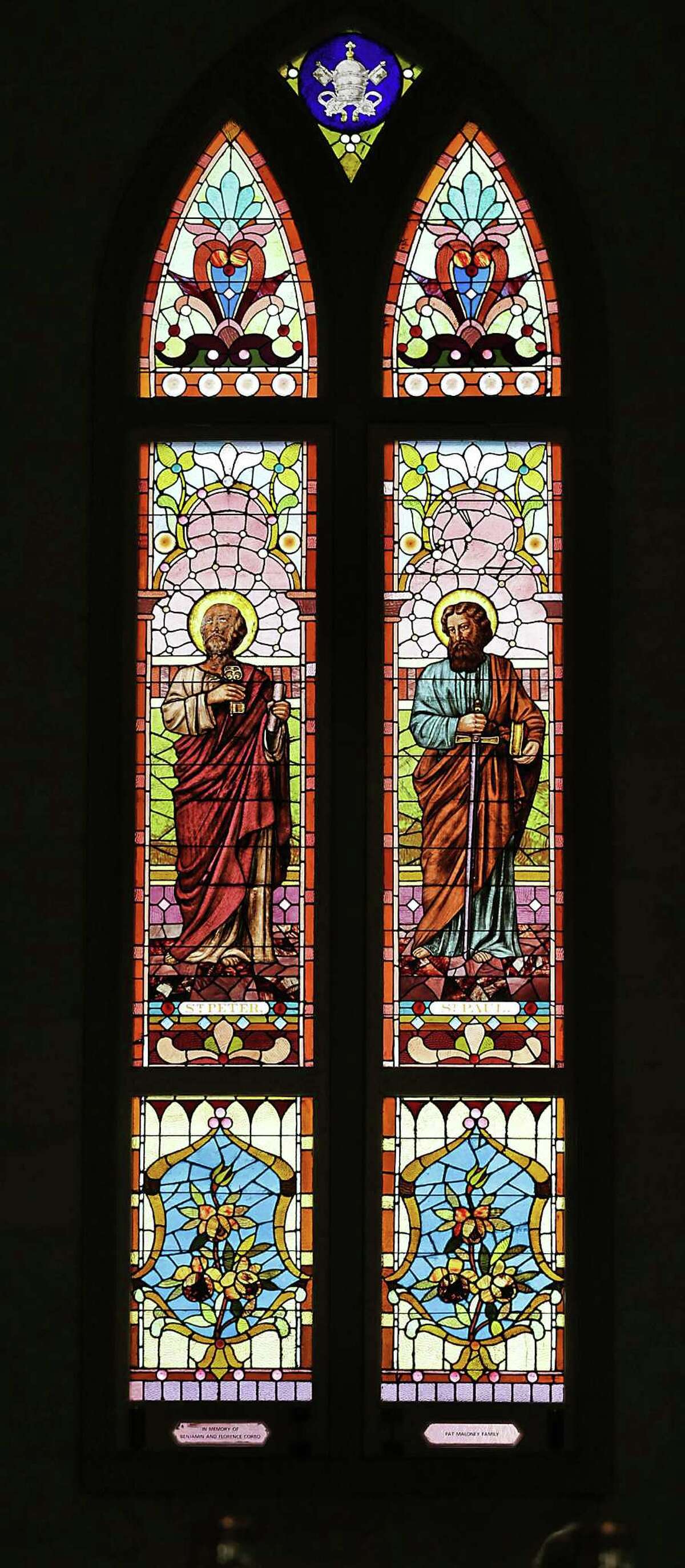 Churches’ stainedglass windows show and tell a story of faith