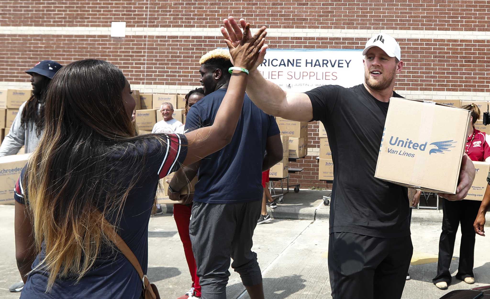 Astros' Carlos Beltran donates $1 million for Puerto Rico relief