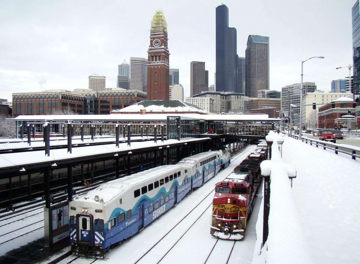 Seattle's 7th White Christmas sees icy roads, wonder