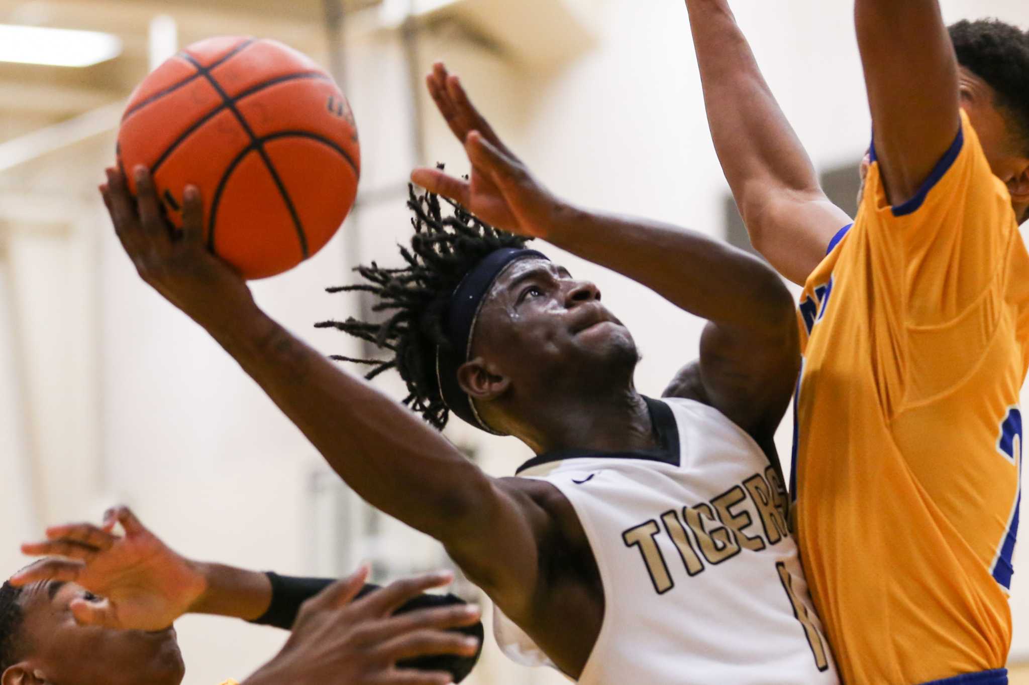 BOYS HOOPS Conroe set to host annual Christmas Classic