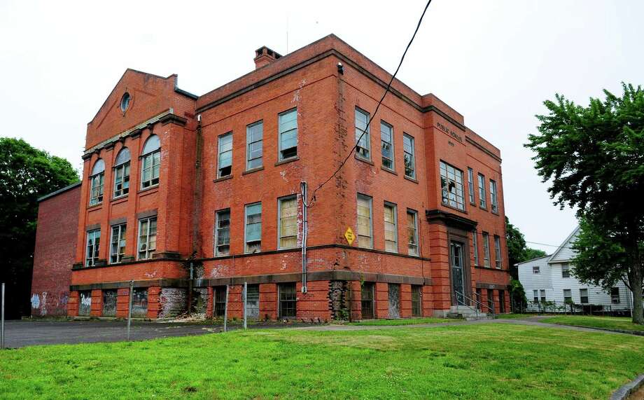 Brookfield firm selected to demolish Ansonia’s Peck School