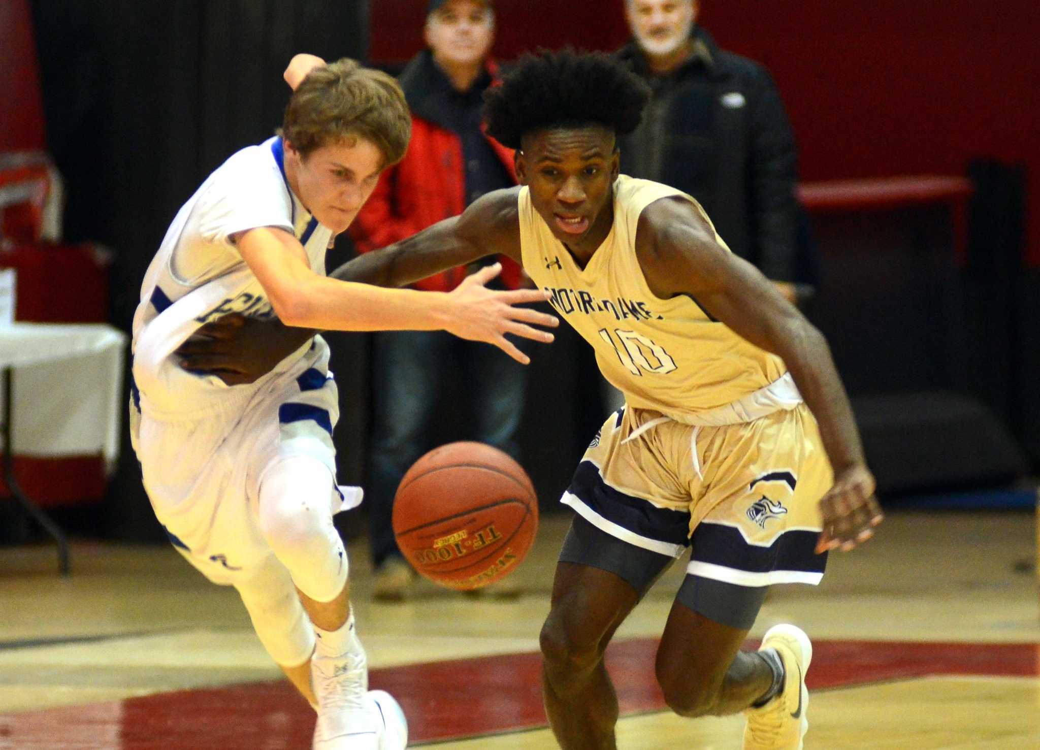 Boys basketball Fairfield Prep, NDFairfield advance