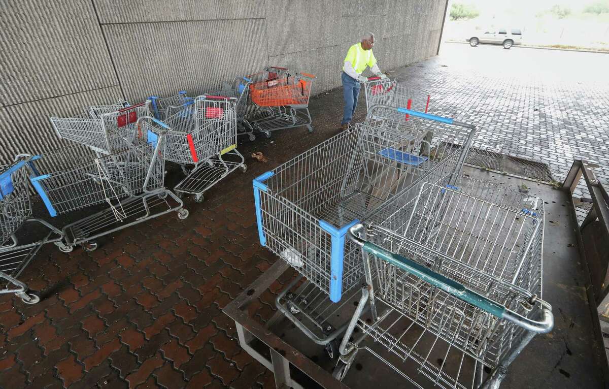 Stolen, abandoned shopping carts draw ire of Houston leaders
