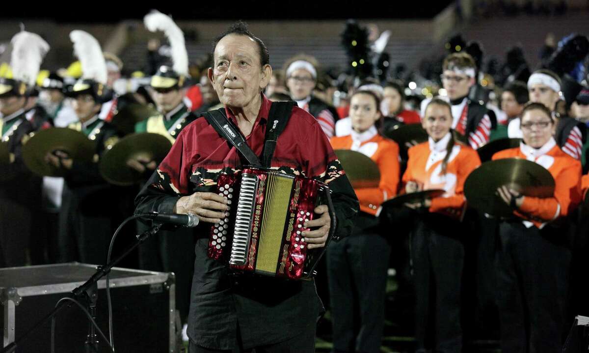 Flaco Jimenez is among the homegrown talent scheduled for Sunday night.