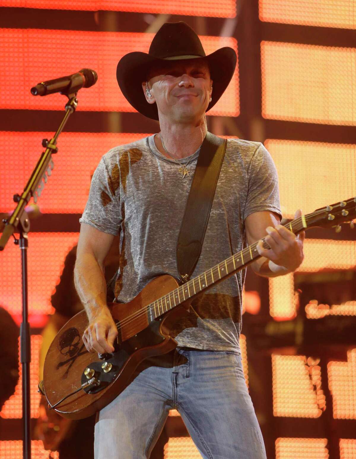 Kenny Chesney performs at RodeoHouston during the Houston Livestock Show and Rodeo in NRG Stadium Monday, March 14, 2016, in Houston. ( Melissa Phillip / Houston Chronicle )