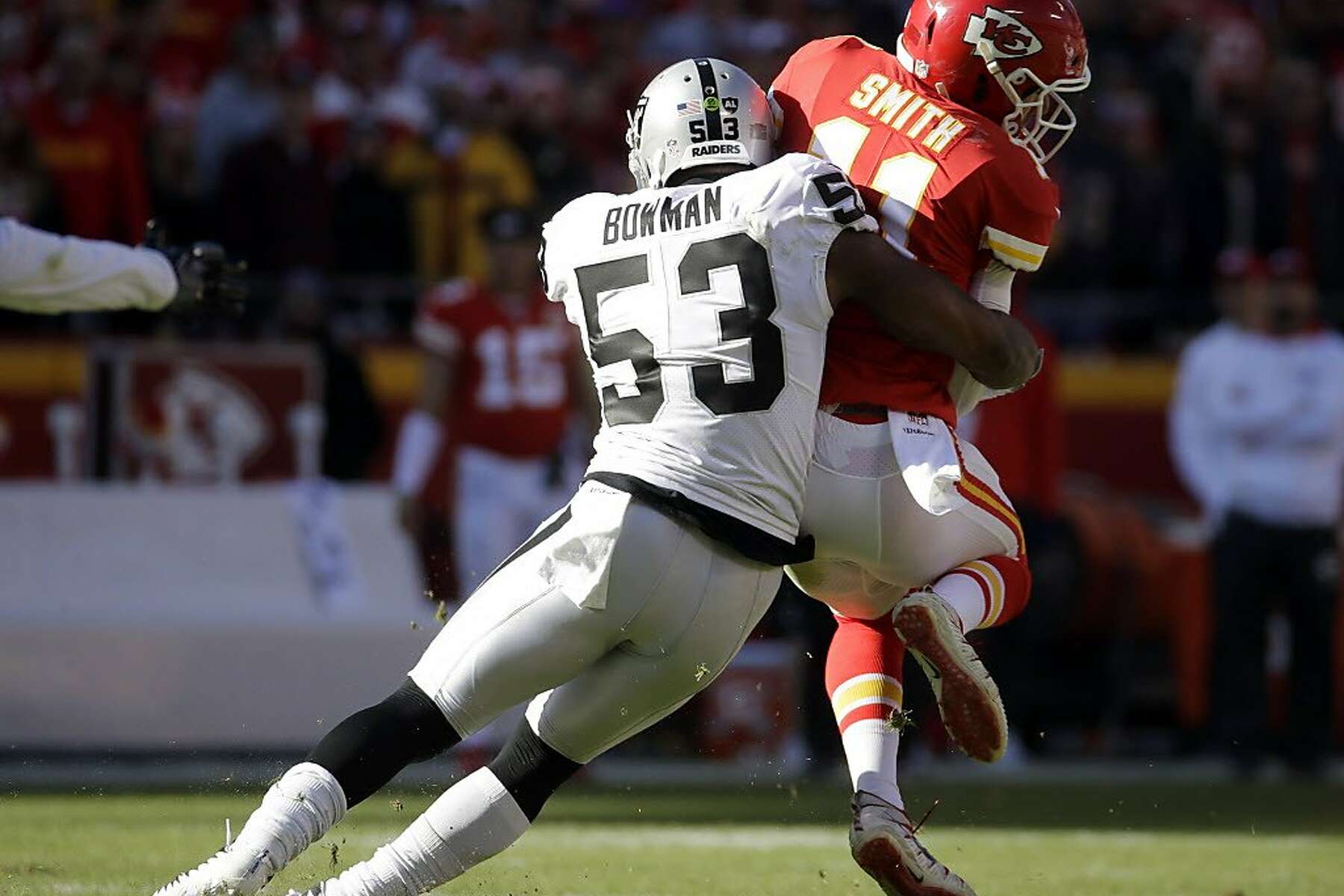 Raiders sign 3-time Pro Bowl LB NaVorro Bowman