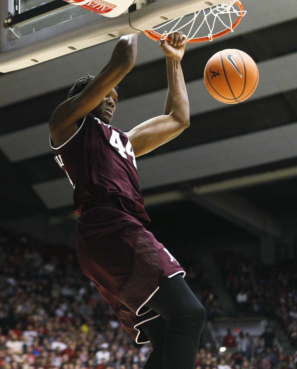 Robert Williams expected back for Aggies, who drop out of AP poll after