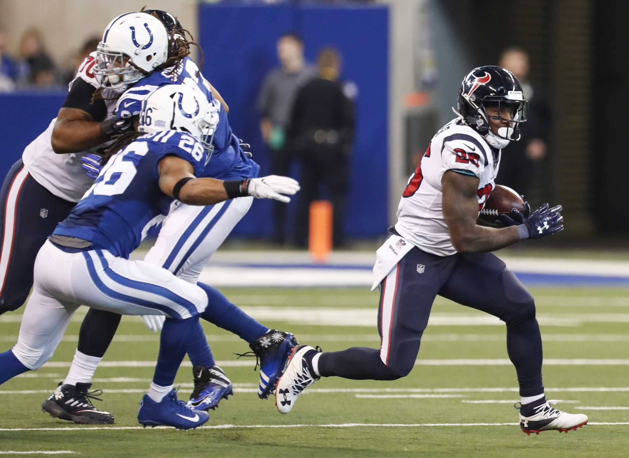 88 New England Patriots Larry Izzo Photos & High Res Pictures - Getty Images