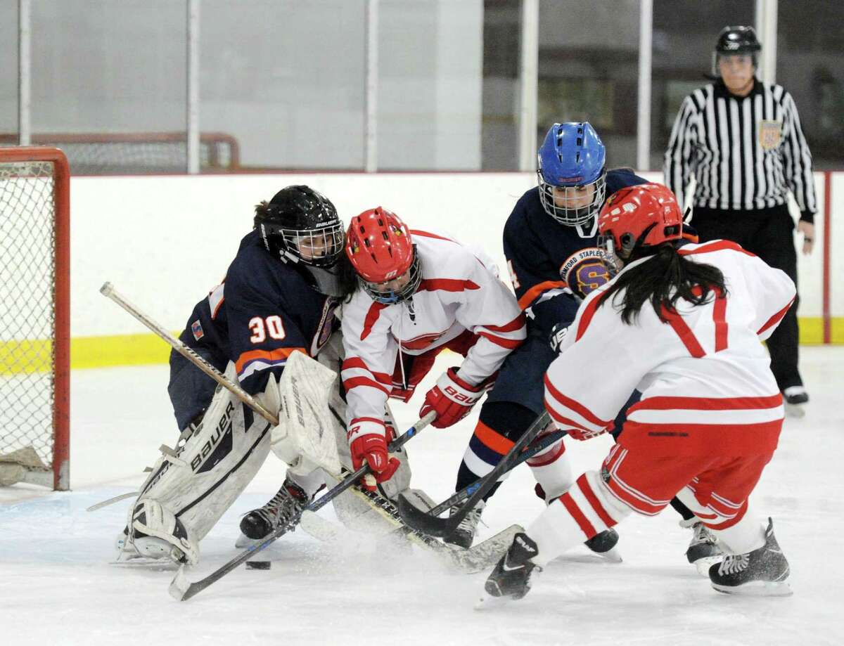 Greenwich girls hockey team beats StamfordStaplesWesthill, improves