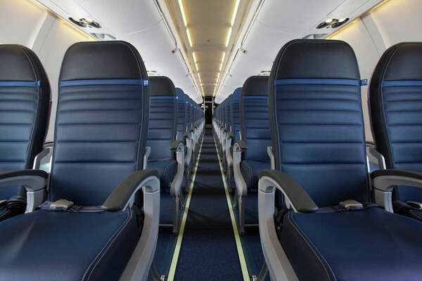 United Squeezing Even More Seats Onto Planes Sfchronicle Com