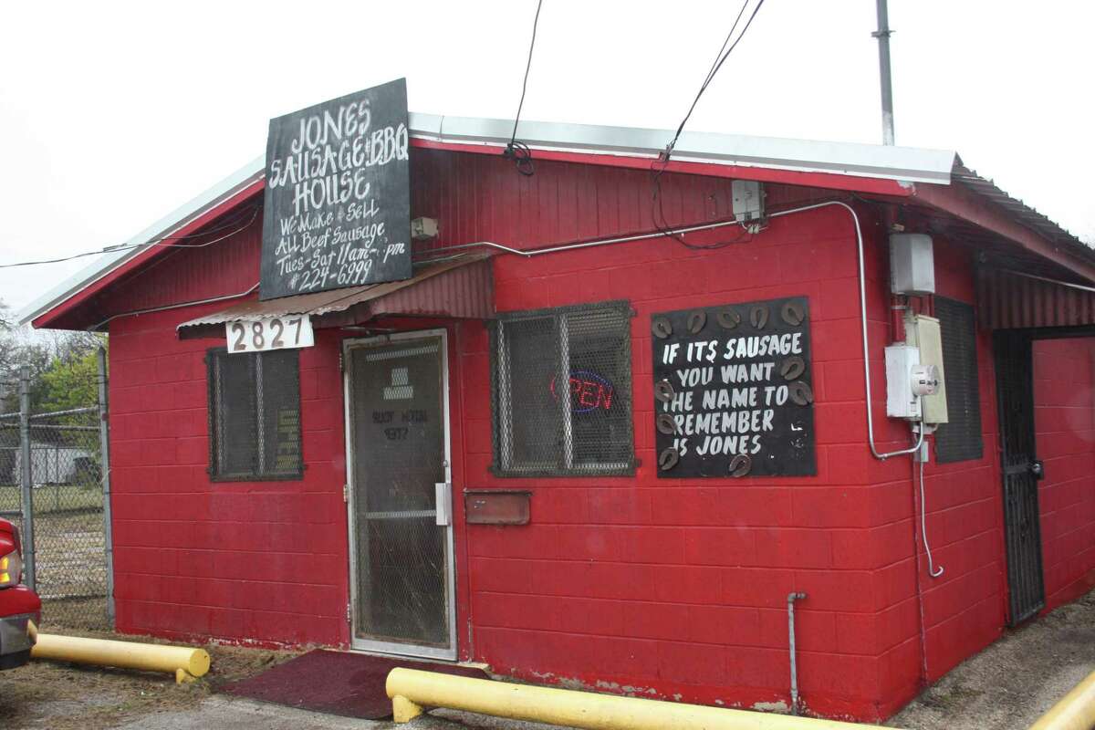 52 Weeks of BBQ Jones Sausage & BarBQue House