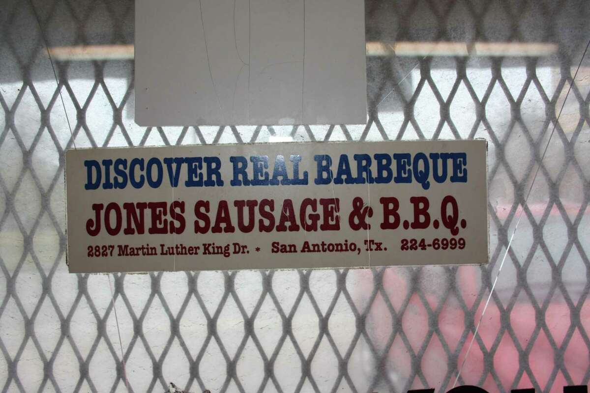 52 Weeks of BBQ Jones Sausage & BarBQue House