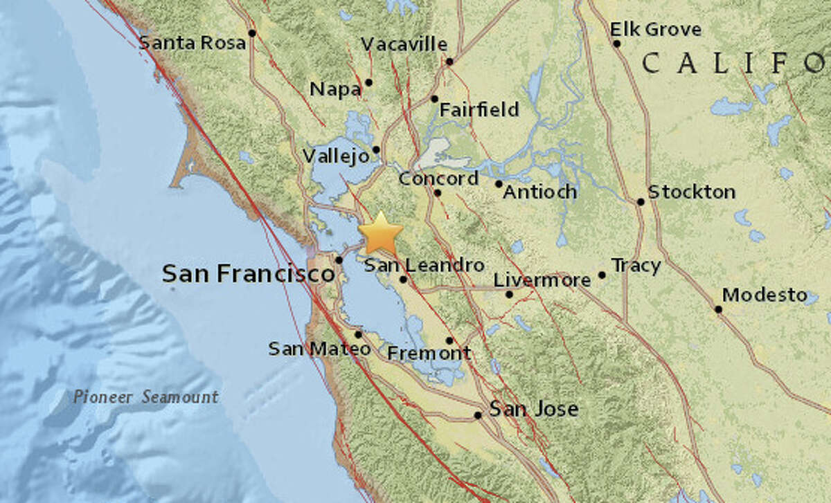 A magnitude 4.4 earthquake struck in Berkeley at 2:39 am.