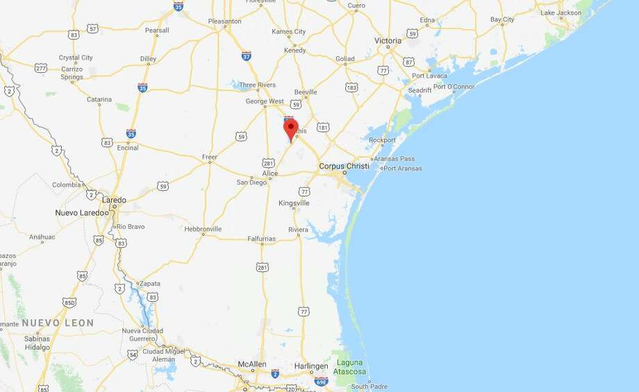 2 men thrown from tumbling vehicle in rollover crash in South Texas