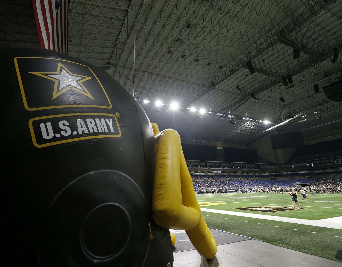 Players run drills during the National Combine part of the 2018 U.S. Army All-American Bowl held Friday Jan. 5, 2018 at the Alamodome.