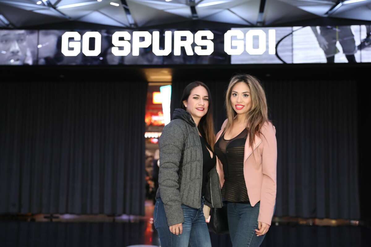On Friday January 5, 2018 the San Antonio Spurs defeated the Phoenix Suns 103-89 at the AT&T Center. Spurs fans were excited to welcome the team back from a 3 game road trip. The Spurs currently have the best home record in the NBA 18-2.