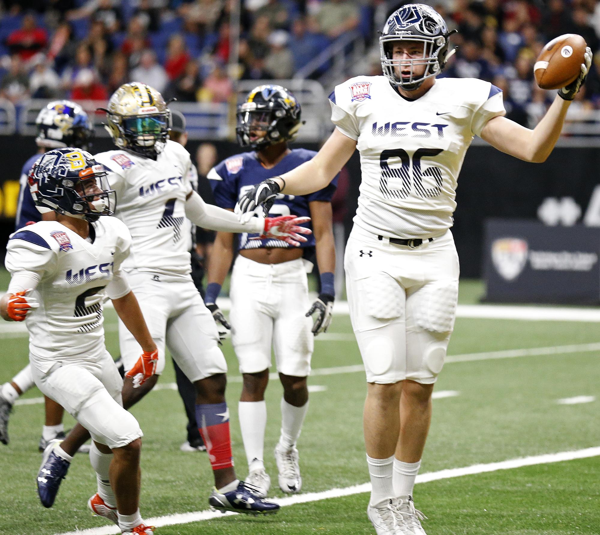 Texas State alum Aaron Brewer named a Tennessee Titans captain