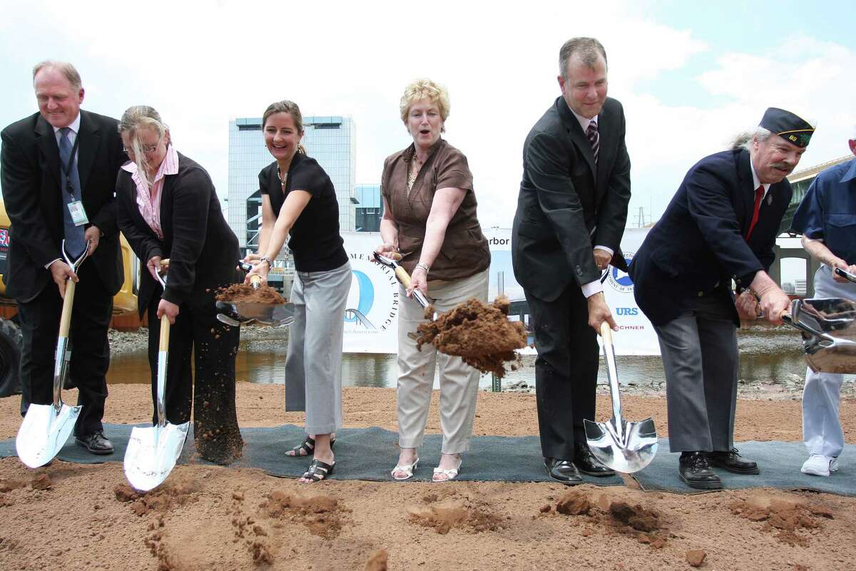 6/20/08 New Haven-- Dignitaries break ground for the new Pearl Harbor Memorial Bridge project. They are, left to right; Jim Boice, Deputy Commisioner of the DOT, Elizabeth Xeller, a staffer for Senator Chris Dodd, Jennifer Lamb, the District Director for Rosa DeLauro, Governor M. Jodi Rell, Joseph Marie, Commissioner of the Connecticut Department of Transportation, and Dana Murphy of the American Legion 2nd District. Photo by Peter Casolino Cas080620