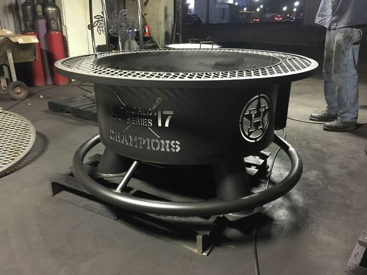 Astros' Hall of Famer Craig Biggio gets custom World Series fire pit from  Conroe shop