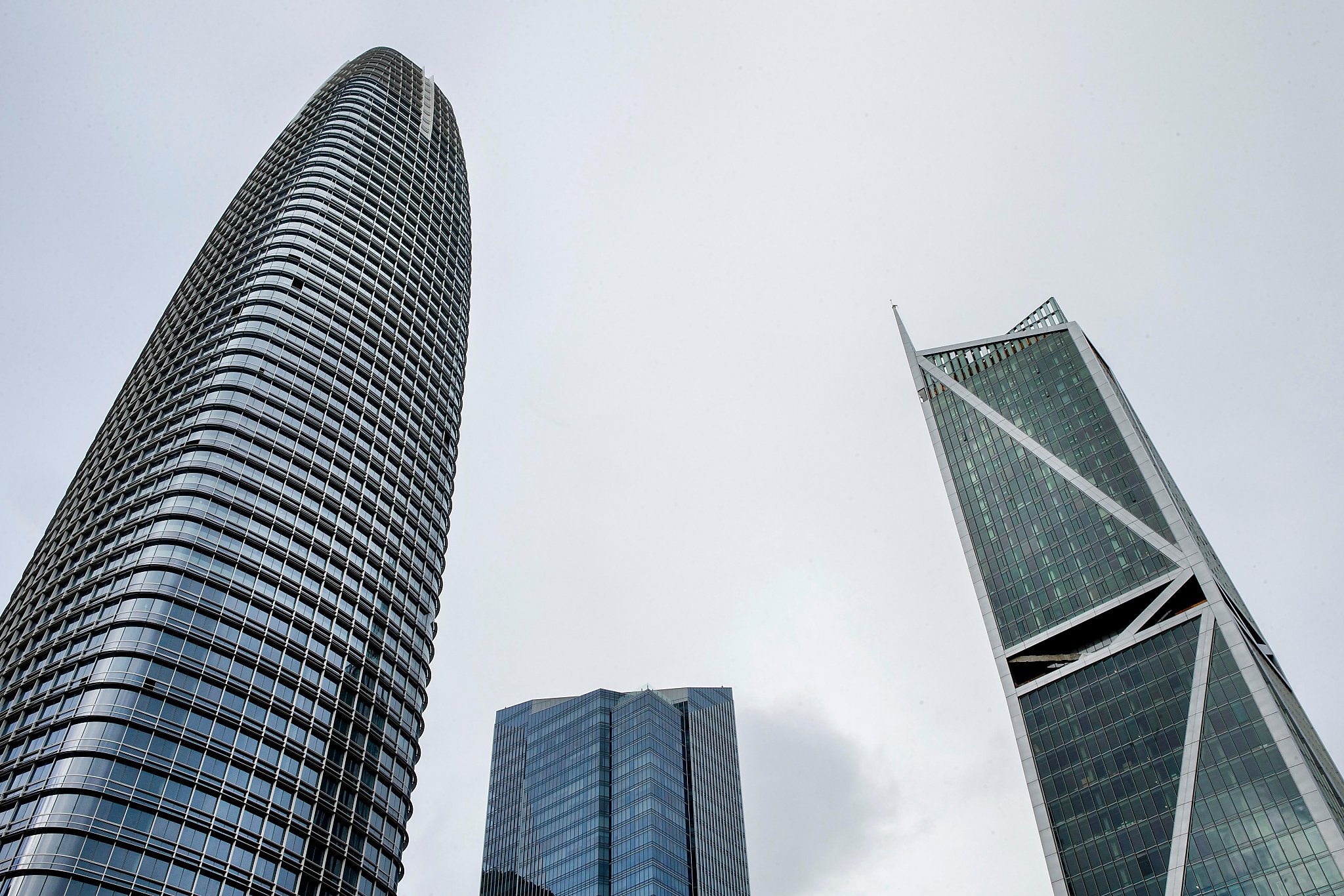 Tower of millennium. Salesforce Tower. Фото башни с острым концом.