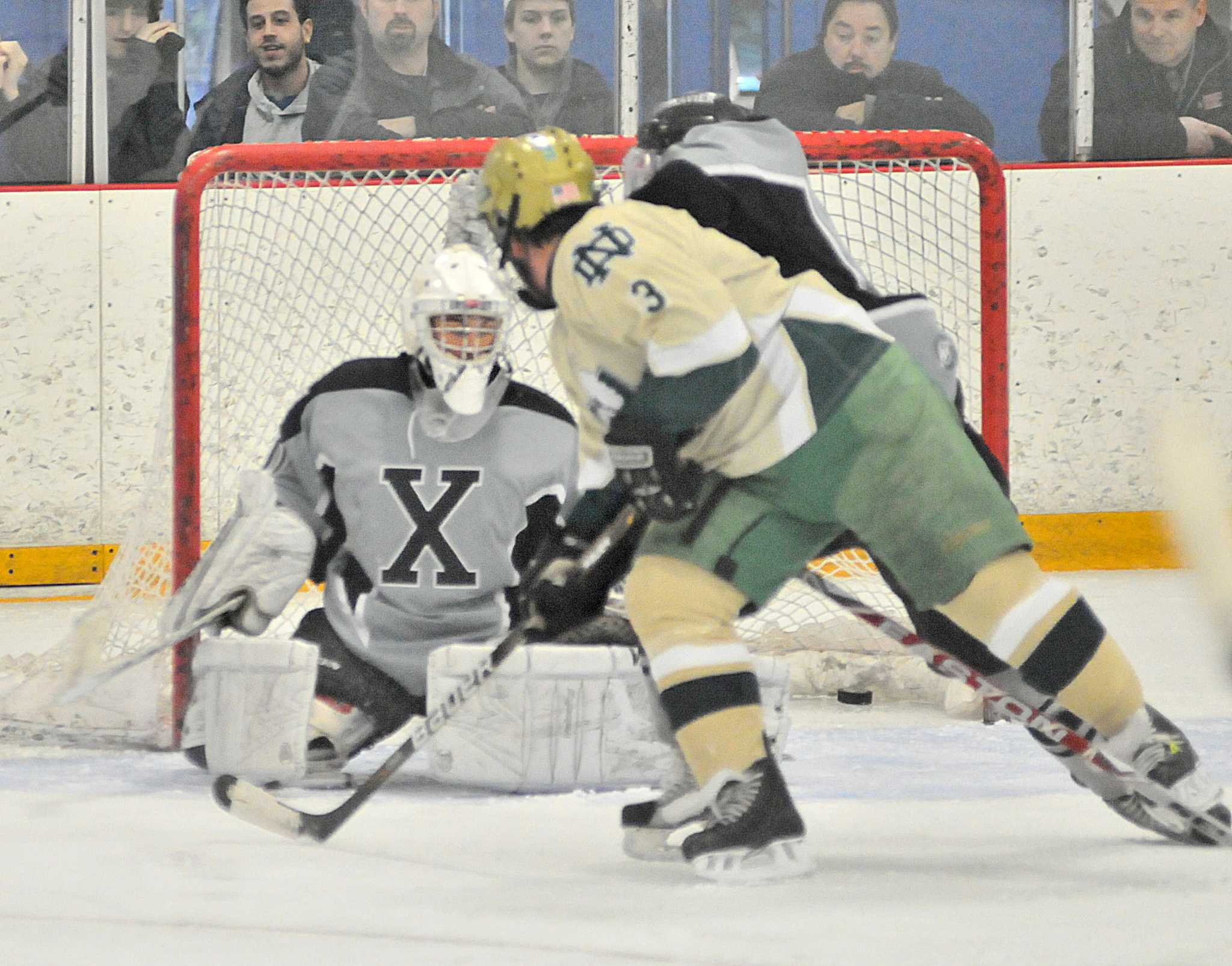 NDXavier Hockey 01_23