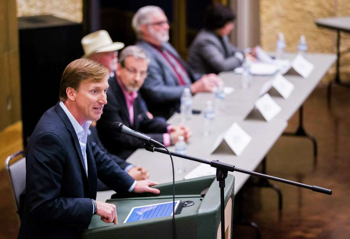 ﻿One of 10 gubernatorial candidates, Andrew White, left, speaks during ﻿a forum hosted by the Tom Green County Democratic Club on Monday. Each candidate was given five minutes to speak.﻿