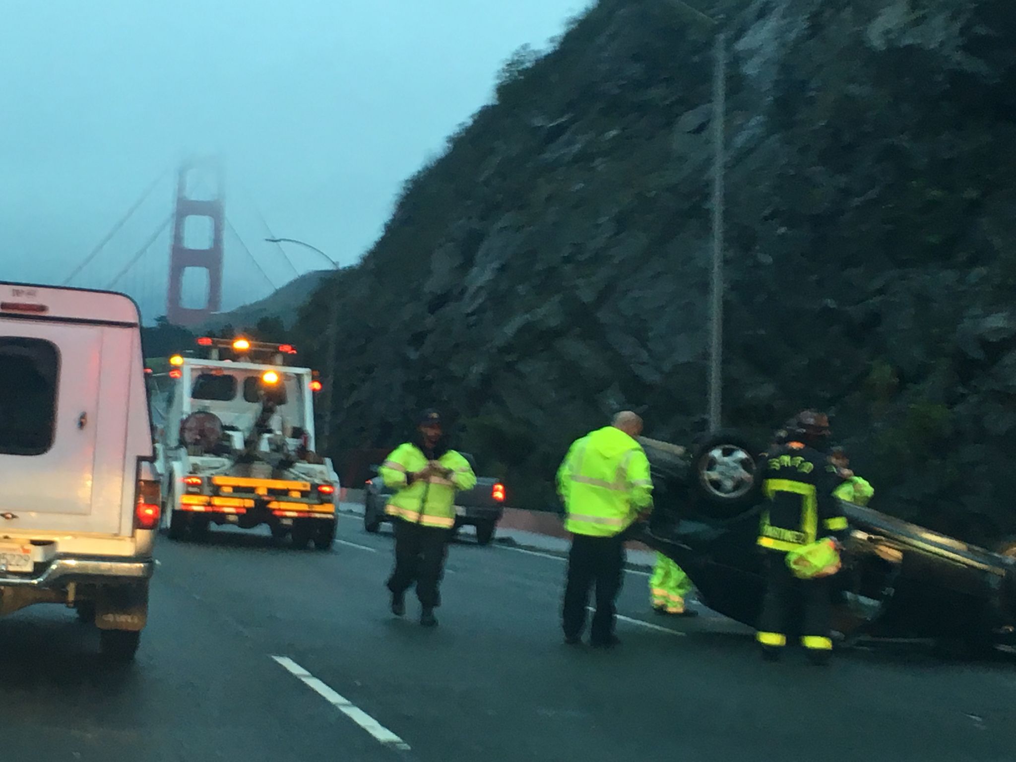 Overturned car on Highway 101 in Marin slows Golden Gate Bridge commute
