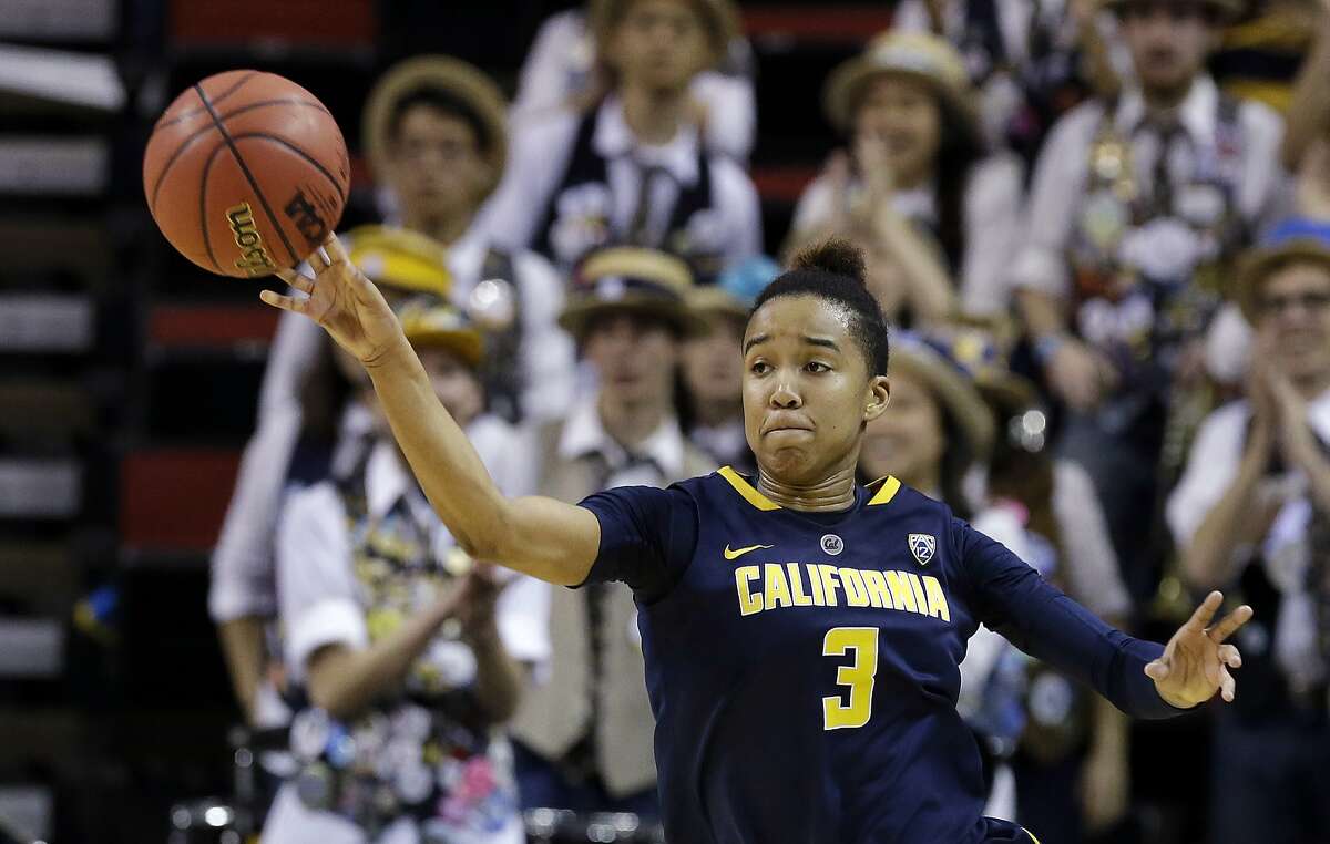California's Mikayla Cowling throws to a teammate downcourt for an assist during the first half of an NCAA college basketball game against UCLA in the Pac-12 Conference women's tournament, Saturday, March 5, 2016, in Seattle. (AP Photo/Elaine Thompson)