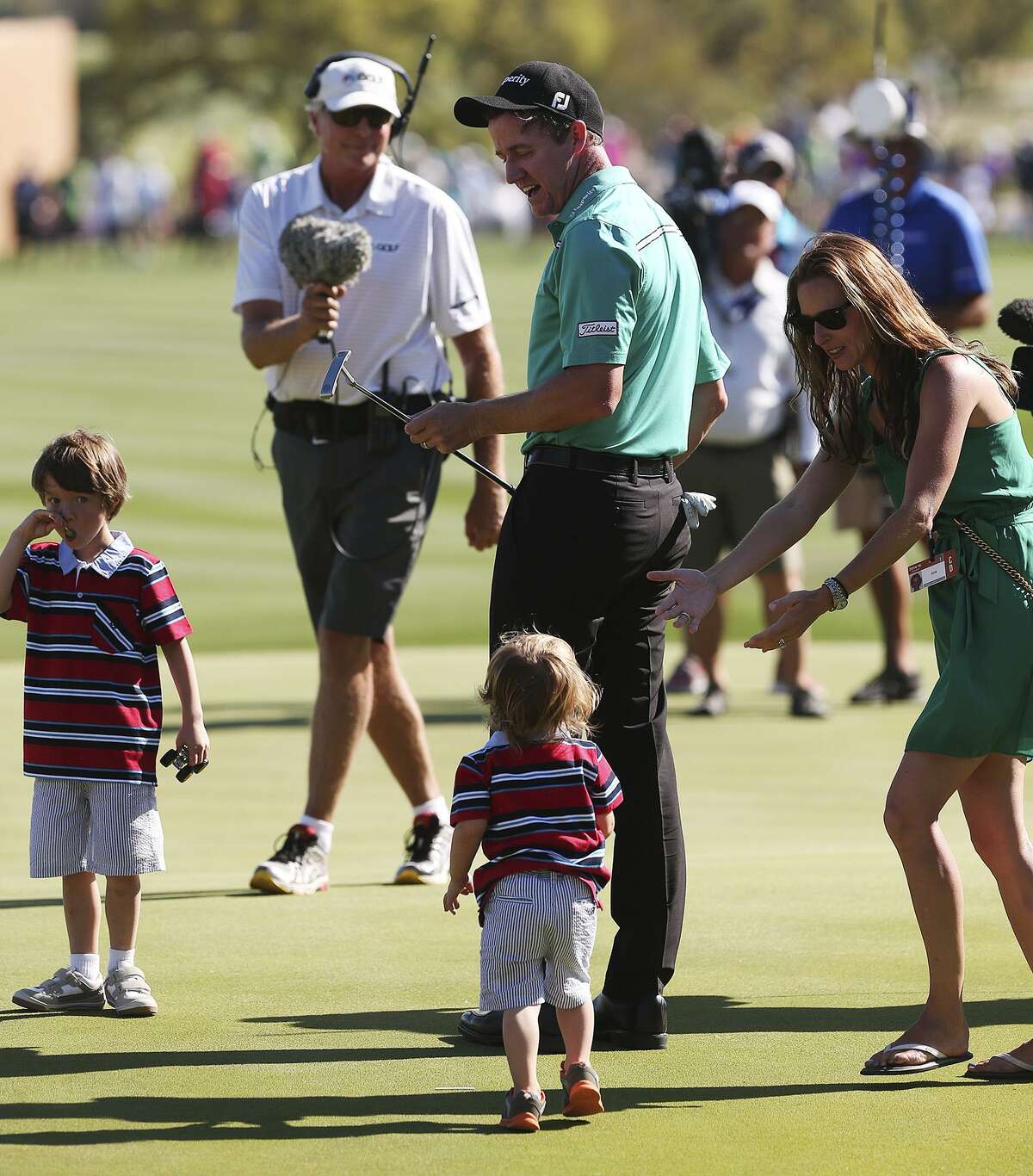 Wife’s diagnosis adds twist to golfer Jimmy Walker’s Lyme disease story