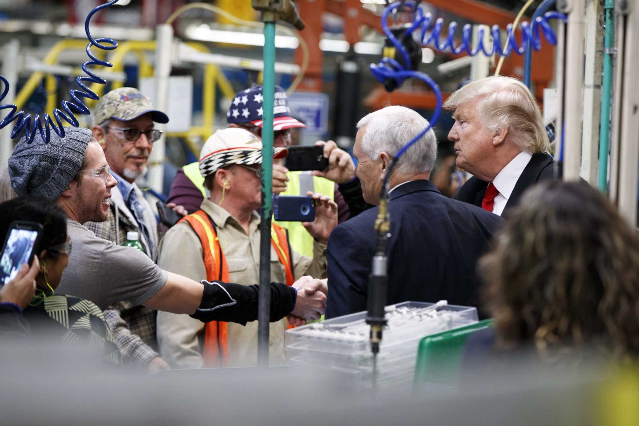 New layoffs at Indiana Carrier factory a year after Trump deal