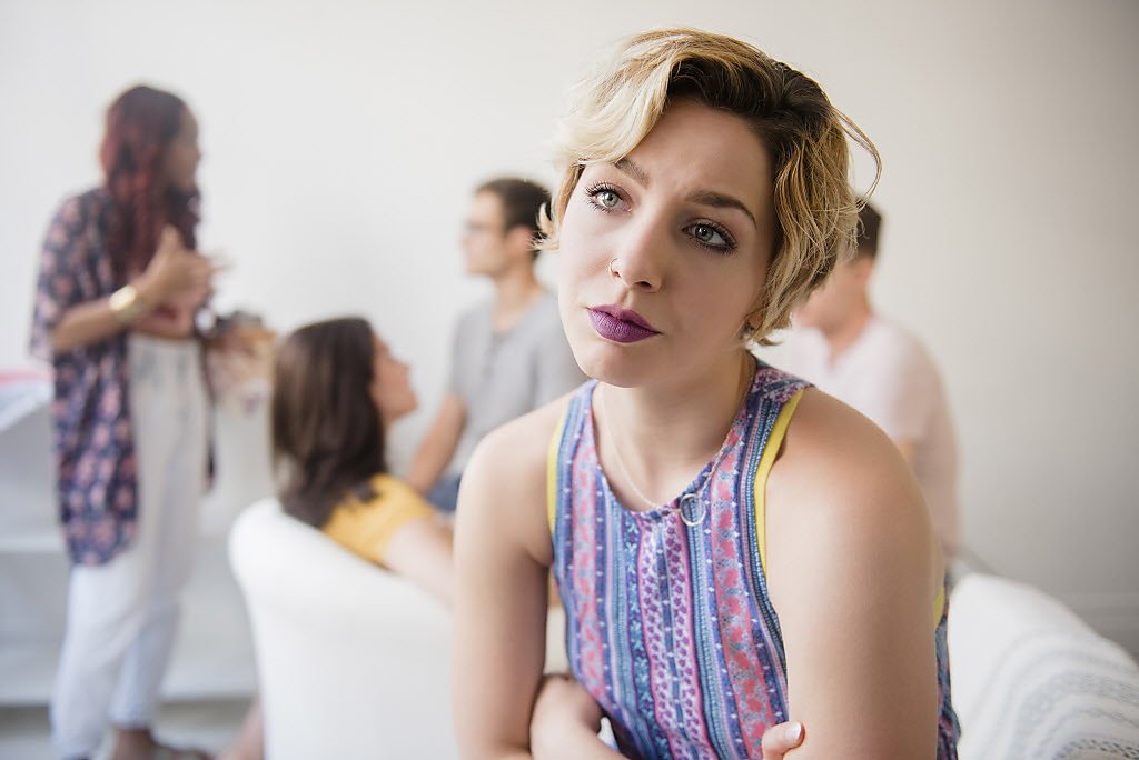 Dear Abby: Falling-out with friend group puts wife in awkward position