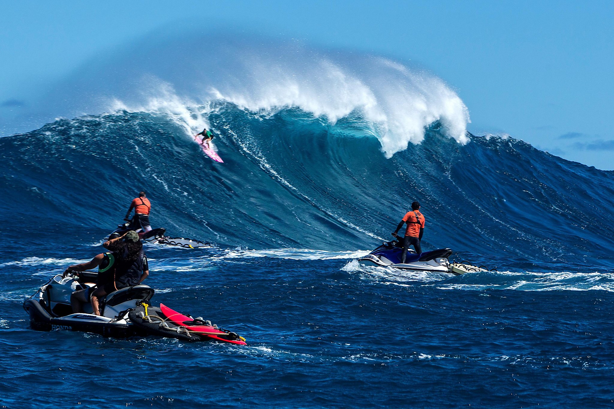 Finally World Surf League Offers Equal Prize Money For Women And Men