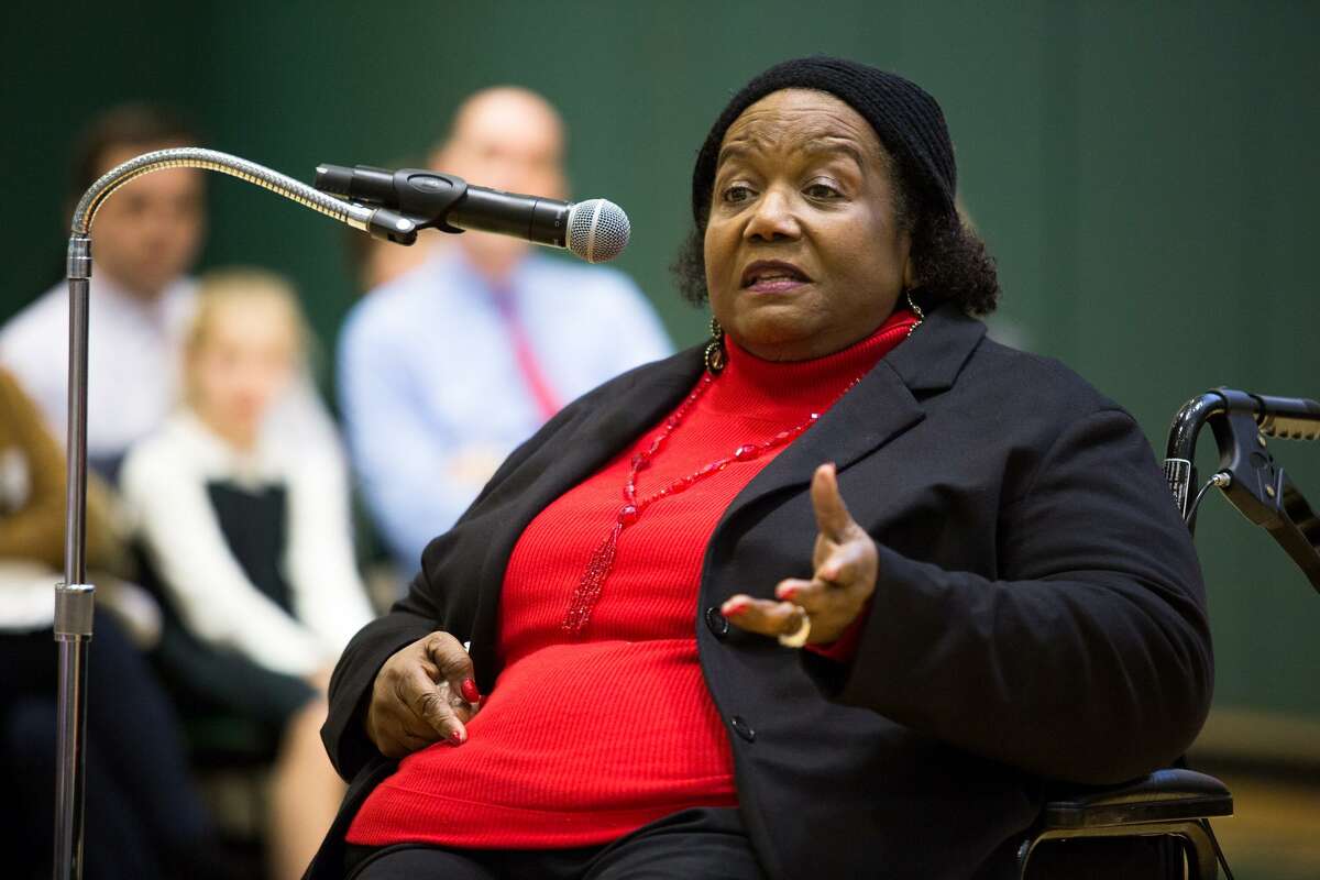 Little Rock Nine member speaks in Greenwich