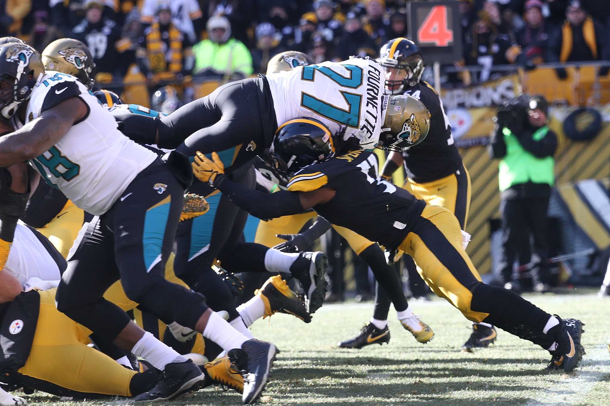 Roethlisberger leads Steelers to comeback win over Jags