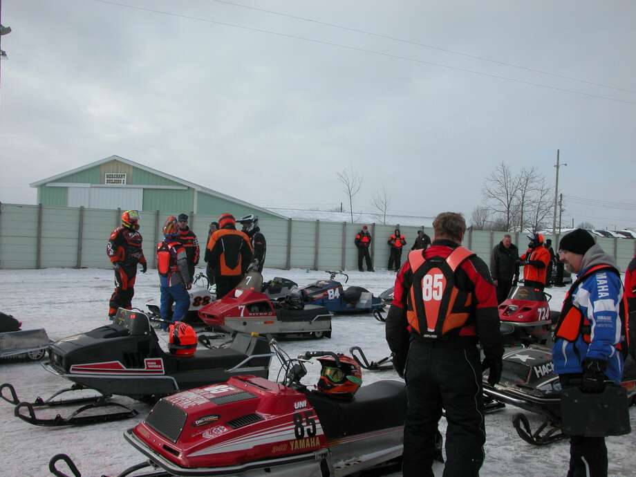 Snowmobile event draws 300 racers to Gladwin County Midland Daily News