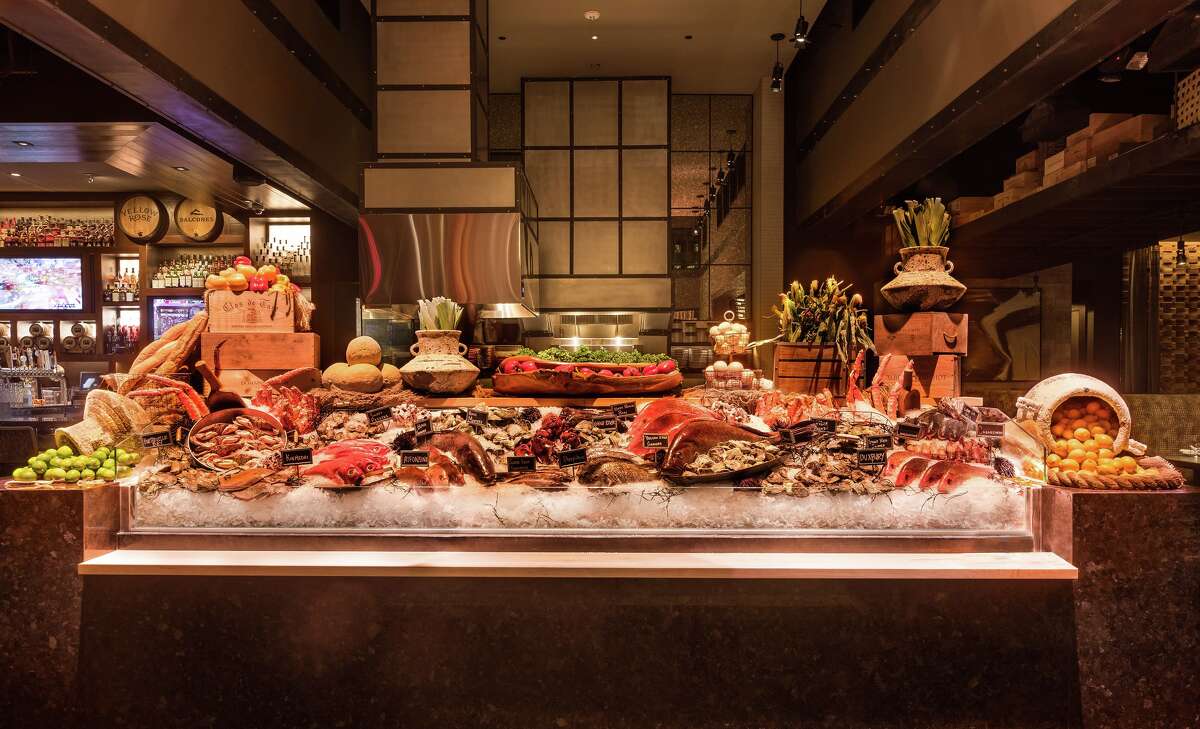 The raw bar at the new Willie G's Seafood at The Post Oak.