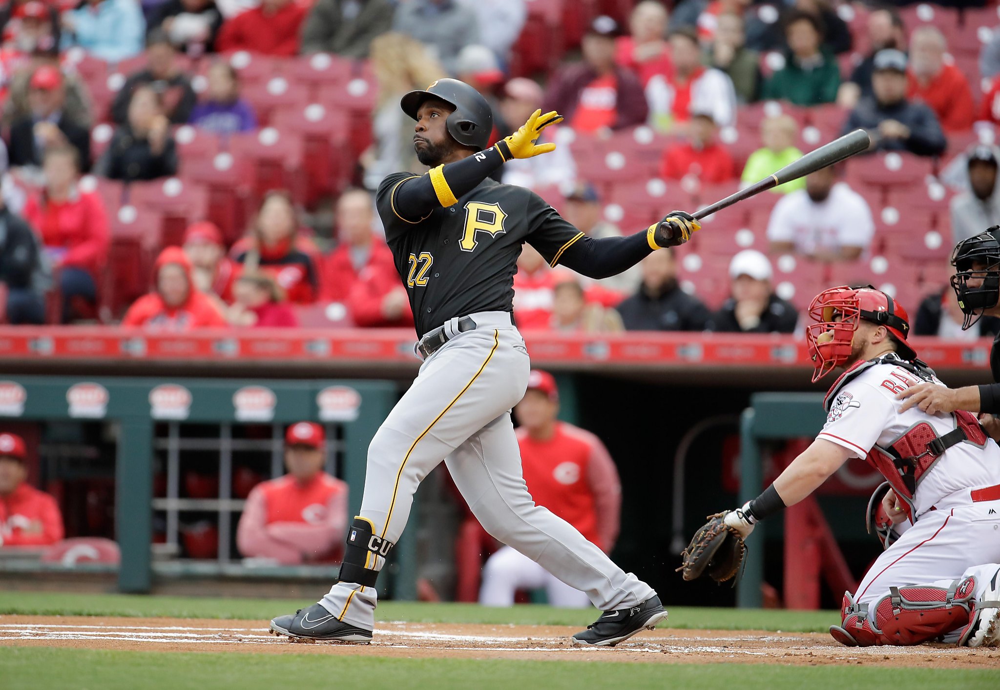 Giants acquire MVP-outfielder Andrew McCutchen in deal with Pirates