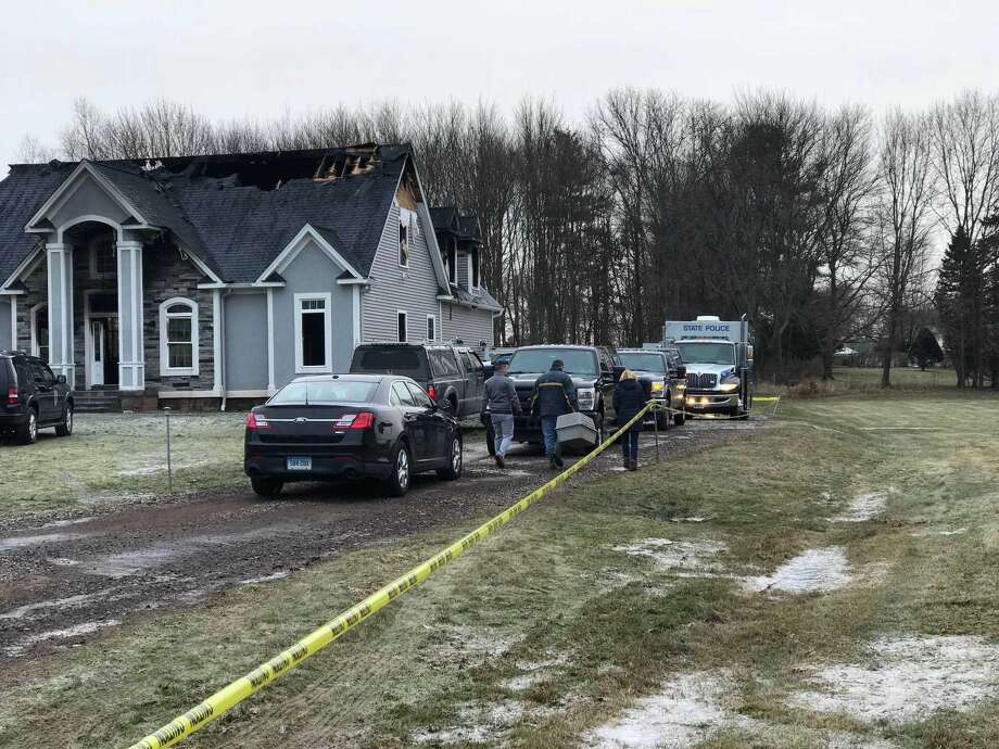 Cromwell Man At Bridgeport Burn Unit Following Large House Fire One Person Was Hurt In A Fire At 6 Leghorn Lane Cromwell Late Monday Night