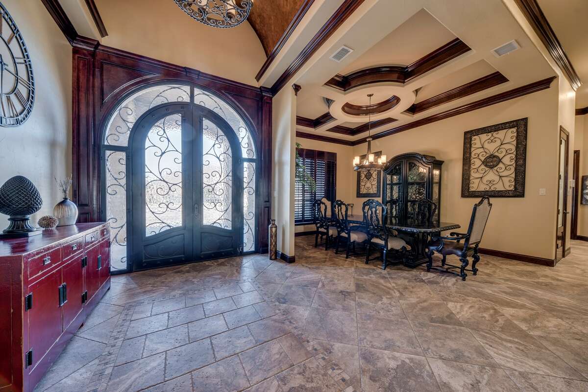 Dunbarton Oaks on the market for 1.379M