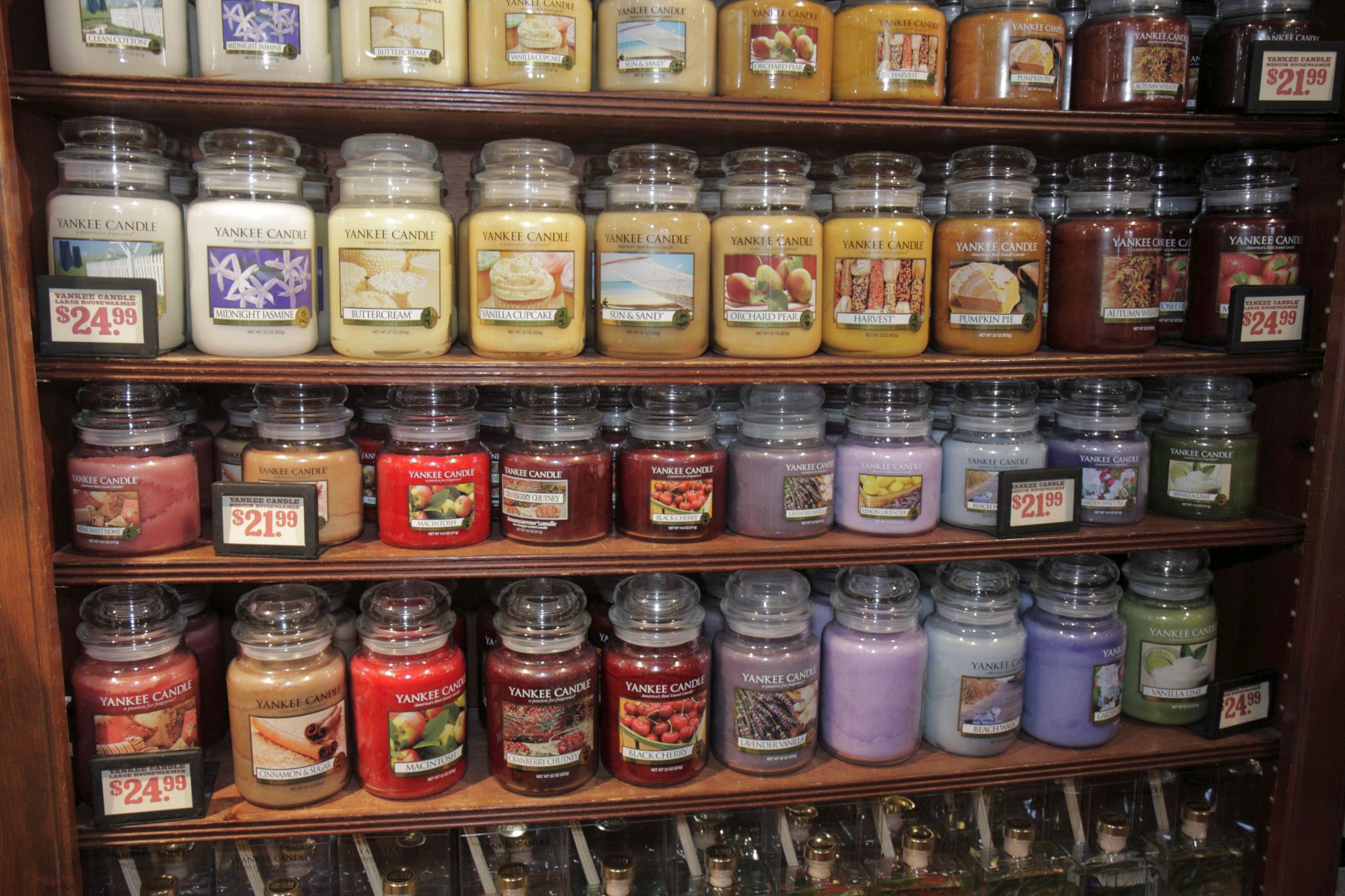 Yankee Candle shop in Rice Village burning out rather than fading away