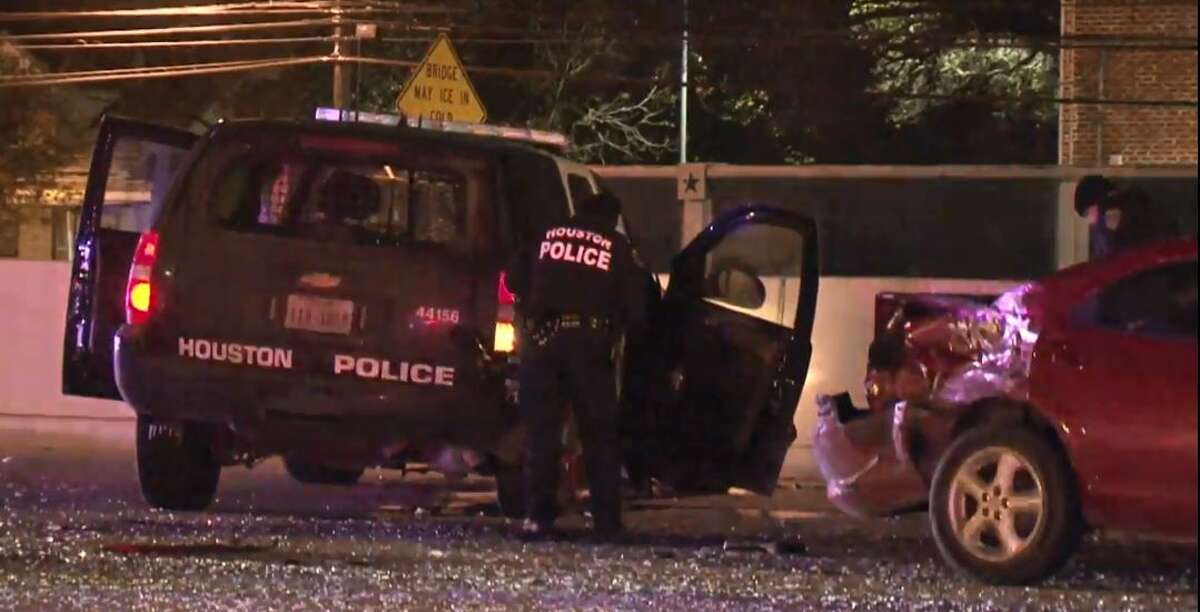 Suspected Drunken Driver Crashes Into Police Suvs Blocking Icy Highway