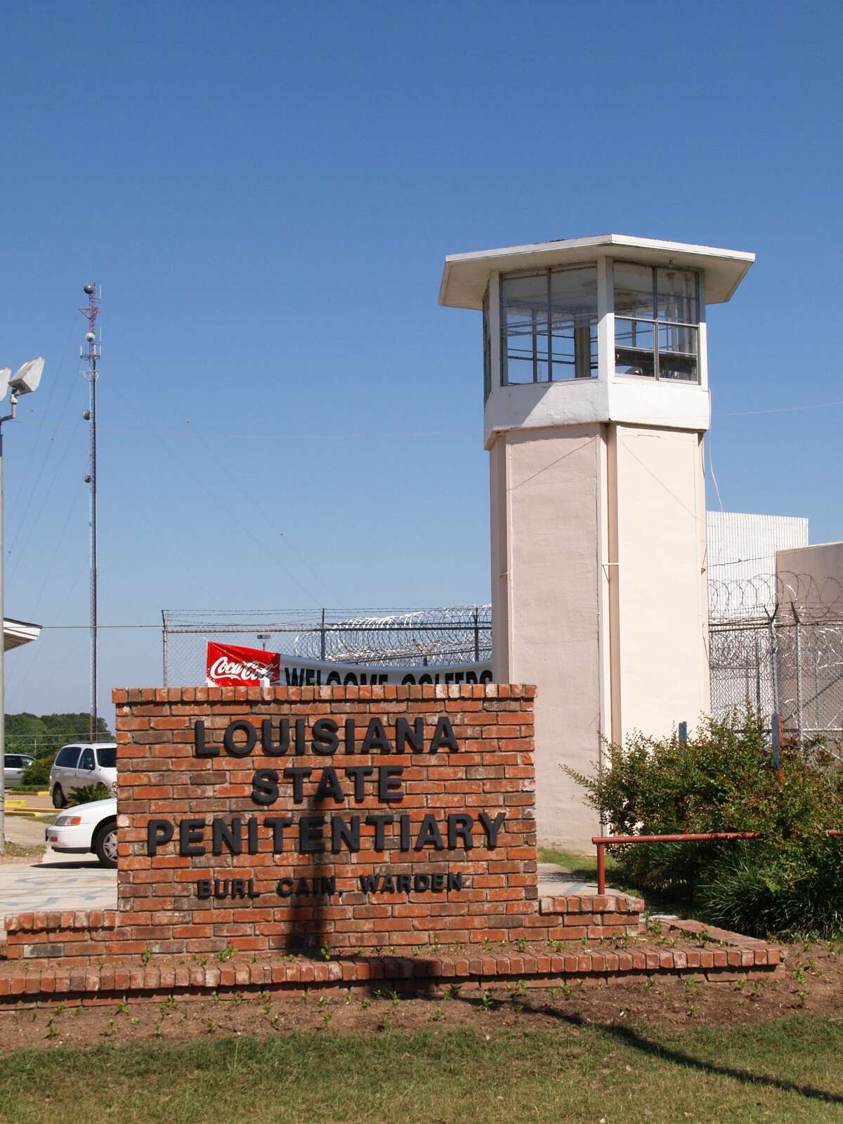 Get a look at the most notorious prisons in American history