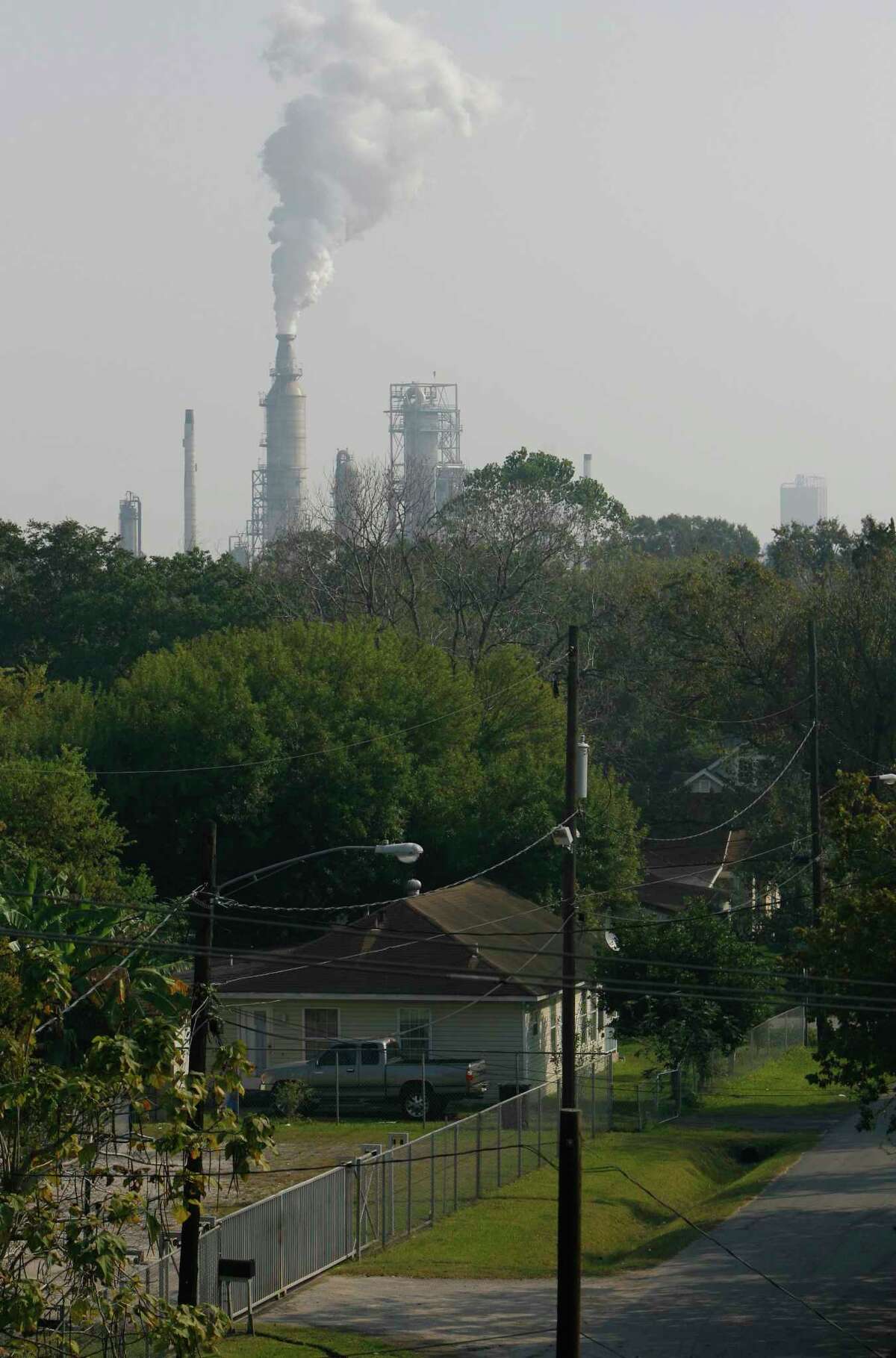 The Manchester neighborhood, next to the Houston Ship Channel and several petrochemical plants, has reported many problems with air pollution. ﻿