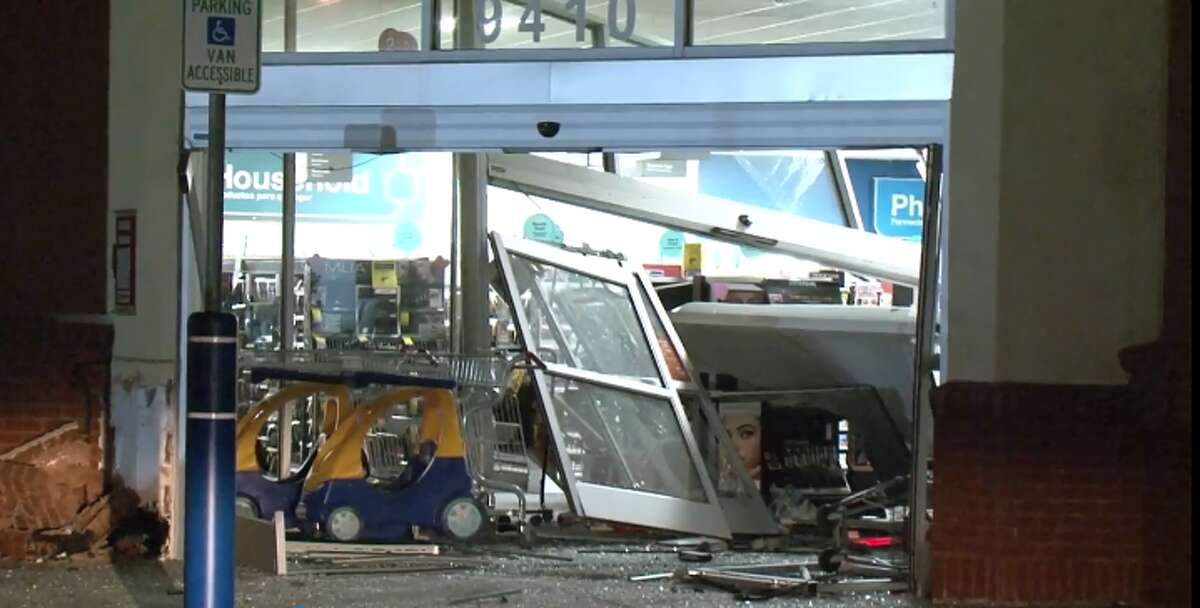 Burglars get away with ATM machine after smashing it to pieces