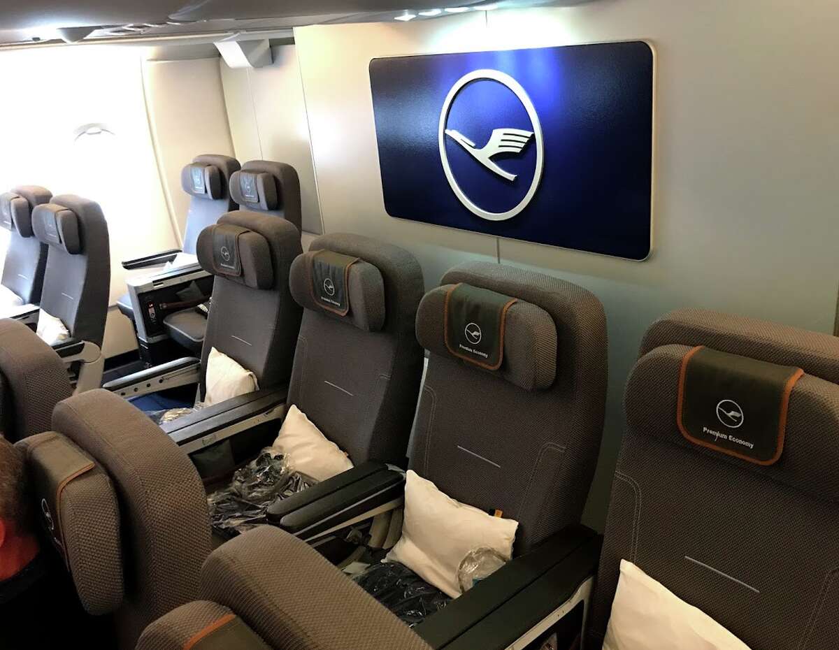 United adds new premium economy seat