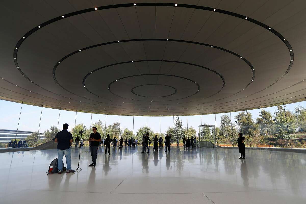 FILE � A building at Apple�s new campus in Cupertino, Calif., Sept. 12, 2017. Less than four weeks after the Republican tax plan passed, Apple laid out how it planned to capitalize on the new rules on Jan. 17, 2018, bringing back the vast majority of the $252 billion in cash that it has held abroad under a new one-time repatriation tax of 15.5 percent. (Jim WIlson/The New York Times)