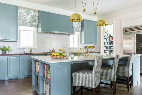 Traditional Home In Tanglewood Makes Most Of Spaces For Calm Welcoming Feel Houstonchronicle Com