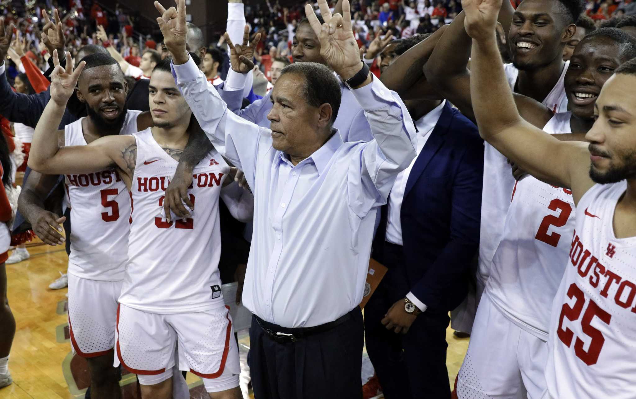UH-Basketball: Die wichtigsten Momente der ersten 10 Jahre von Kelvin ...