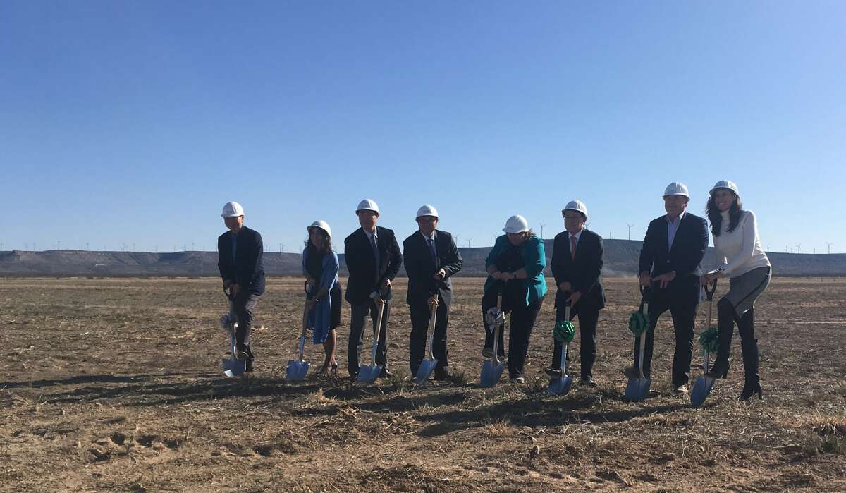 McCamey, Texas largest solar project is a marriage made under the sun